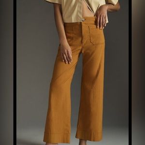 Anthropologie Maeve Collette Cropped Pants. Gold. Size 25P.